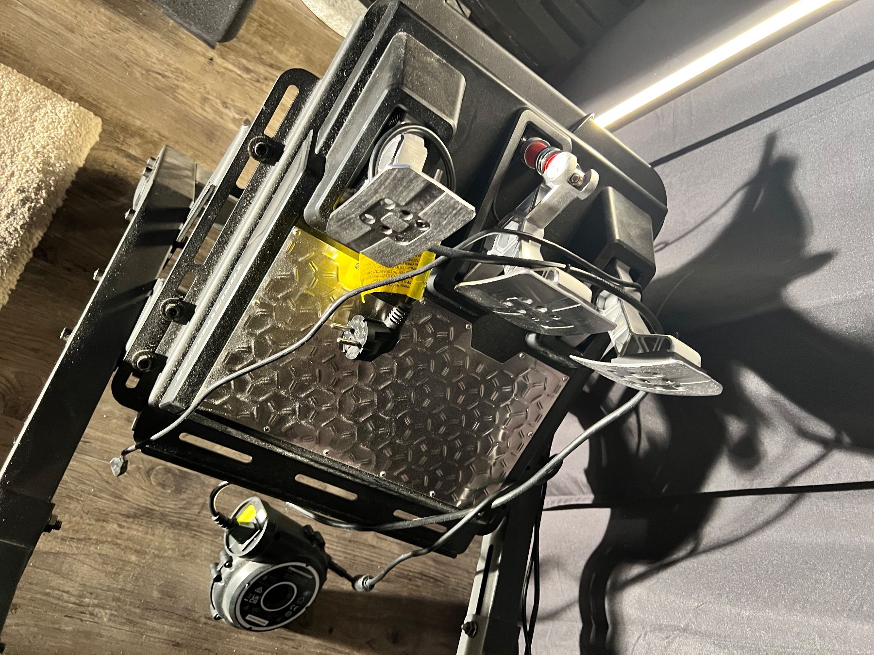 Thrustmaster Controller: Next Level Racing und Thrustmaster kompett Setup – Usato da Rorschacherberg venduto da Darthiceman 3