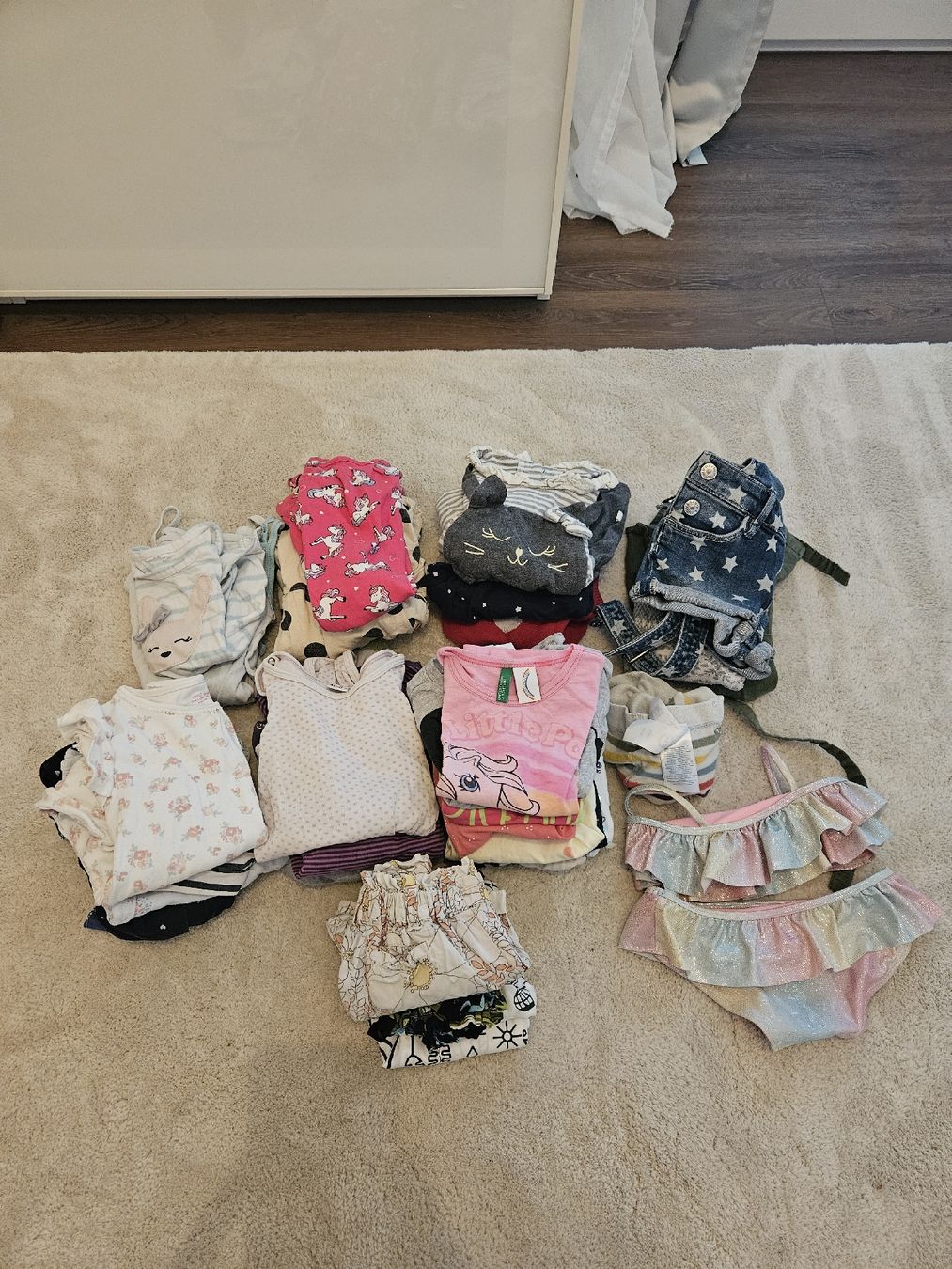 Lotti & Set di vestiti: Kinderkleider Paket, Mädchen Grösse 86-92 – Usato da Rüti ZH venduto da lui_99y6