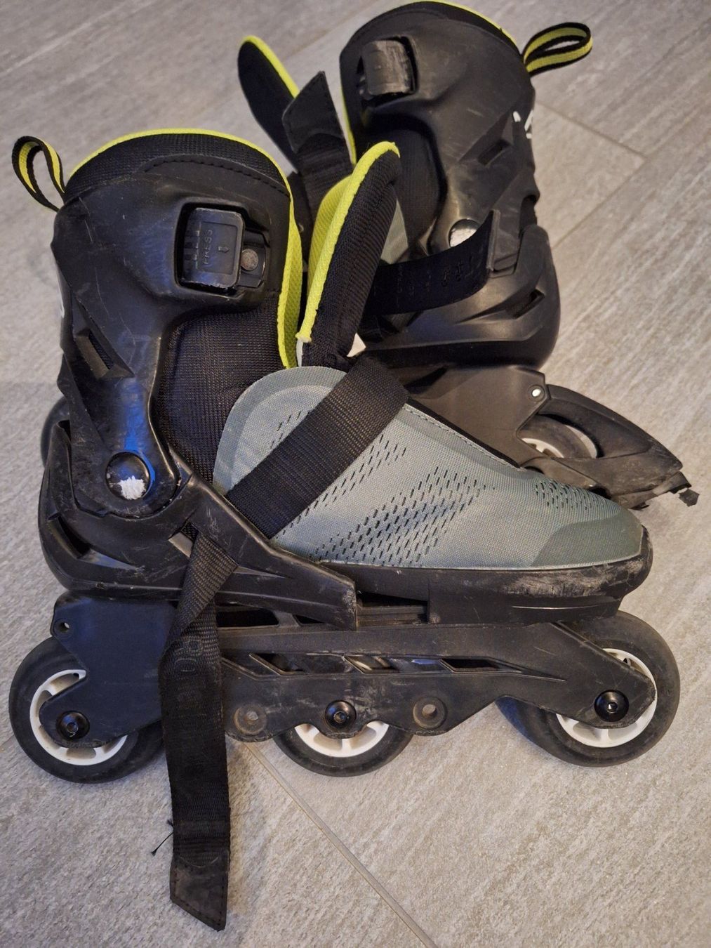 Pattini in linea & Pattini a rotelle: Rollerblade Kinder Grösse verstellbar 33-36.5 – Usato da Goldiwil (Thun) venduto da Thom37a 1