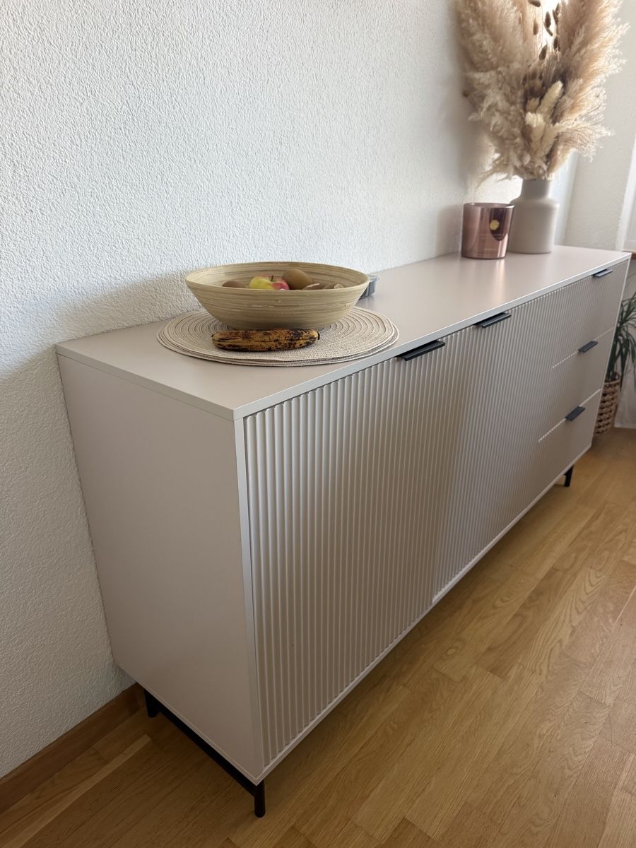 Commodes: Modernes Sideboard beige  – D'occasion à Niederwangen BE par delixdrew 1
