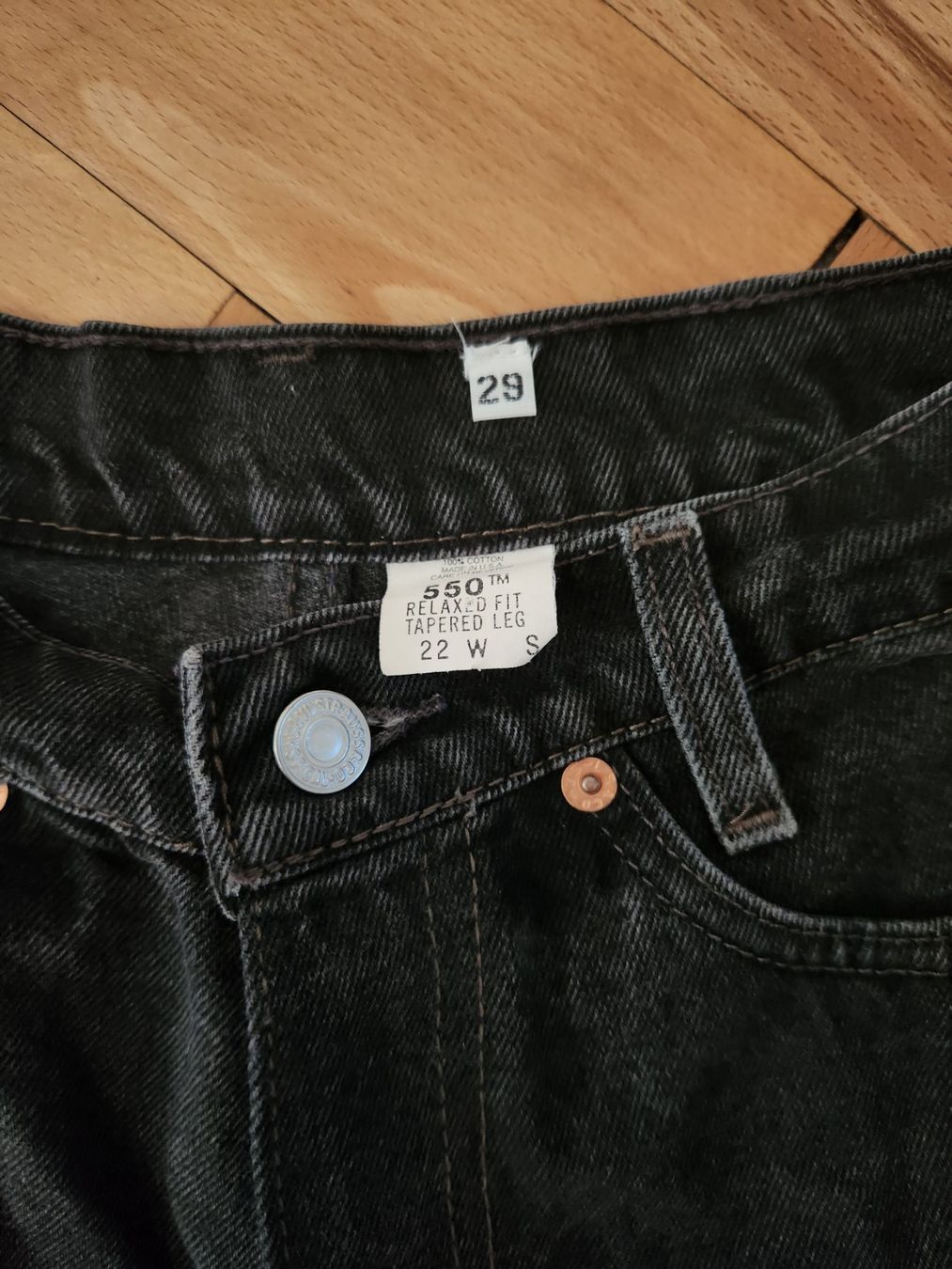 Levi's Jeans: kurze Levis Jeanshose – Usato da Luzern venduto da isalalala 3