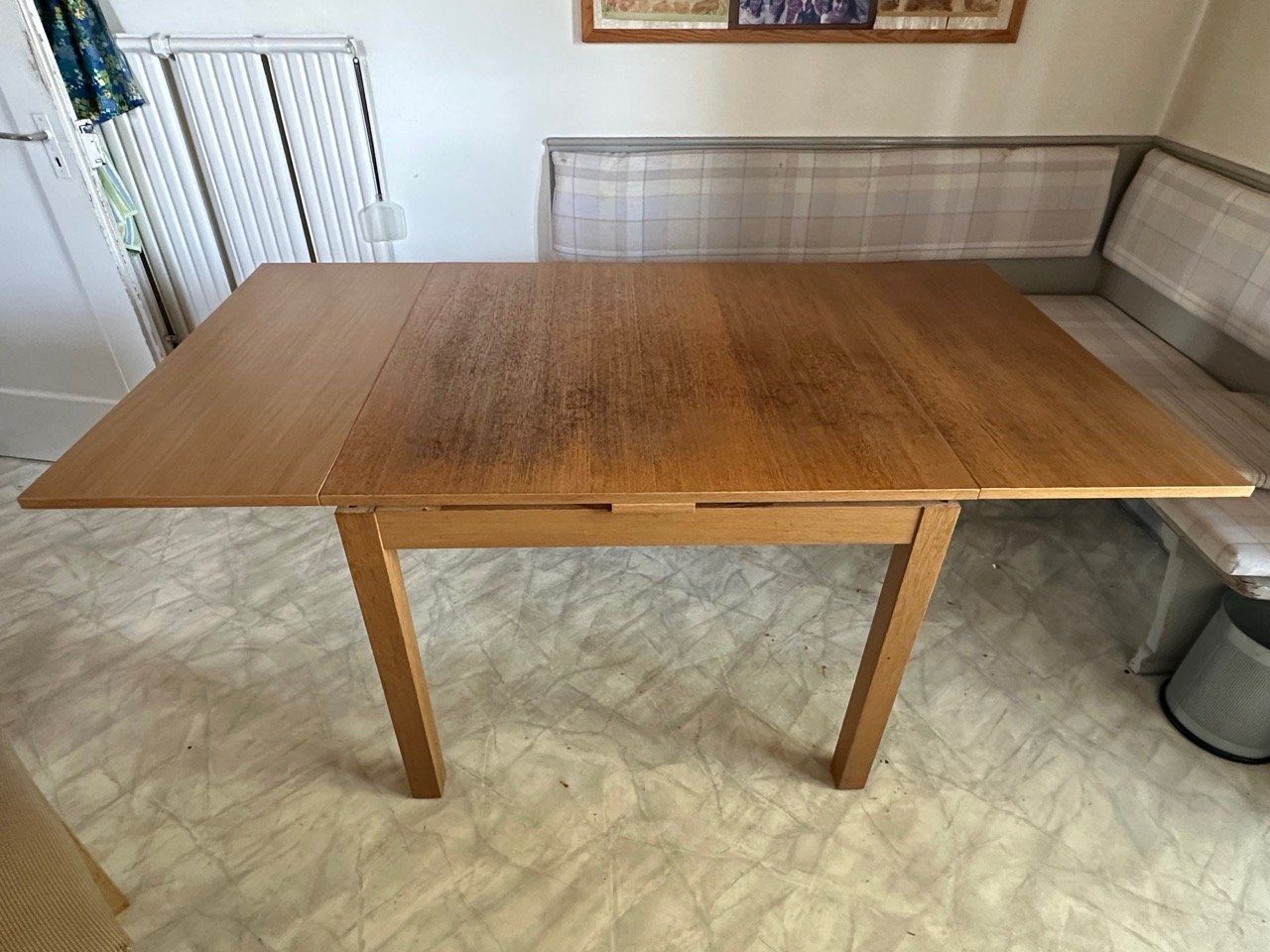 Tables: Ausziehbarer Esstisch mit Stühlen – D'occasion à Ins par ab_80 2