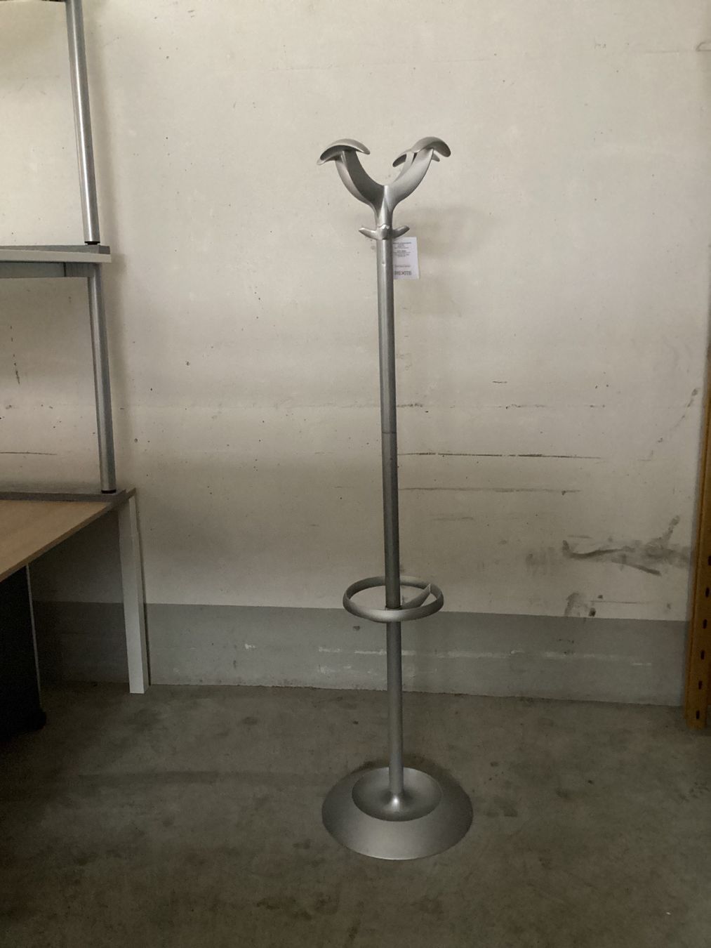 Guardaroba: Rexite Garderobe Cactus silber – Usato da Biel/Bienne venduto da Bureaurama