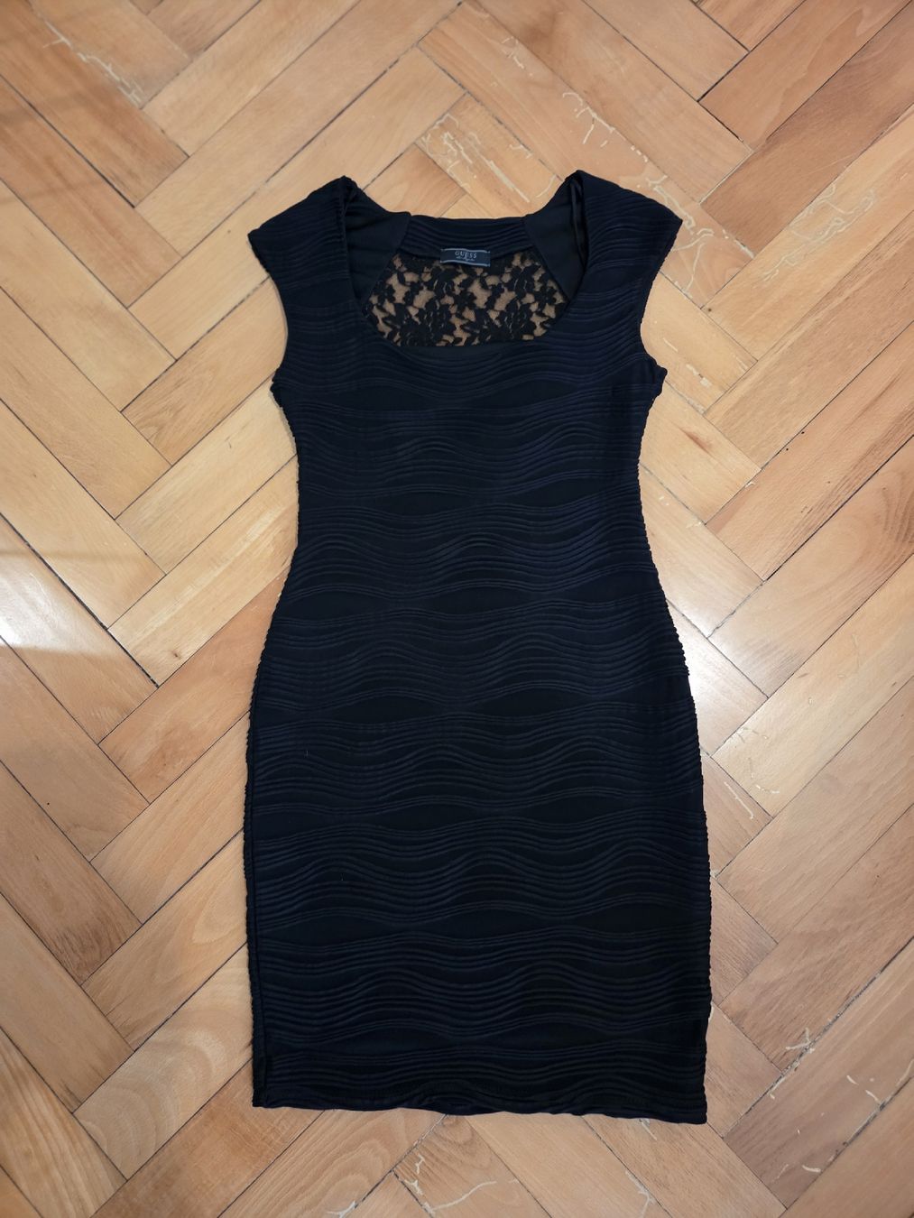 Guess Vestiti: Abito elegante nero Guess con pizzo – Usato da Lugano venduto da cgu_8wkn