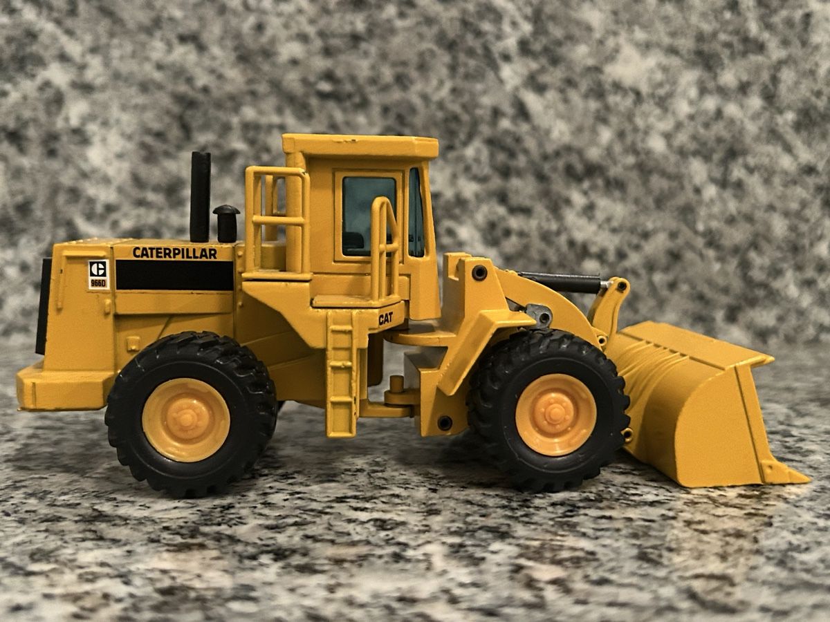 Caterpillar Modellbausätze & Standmodelle: Cat 966 , 1:50 , NZG – Defekt aus Horw von Tigercat635 2