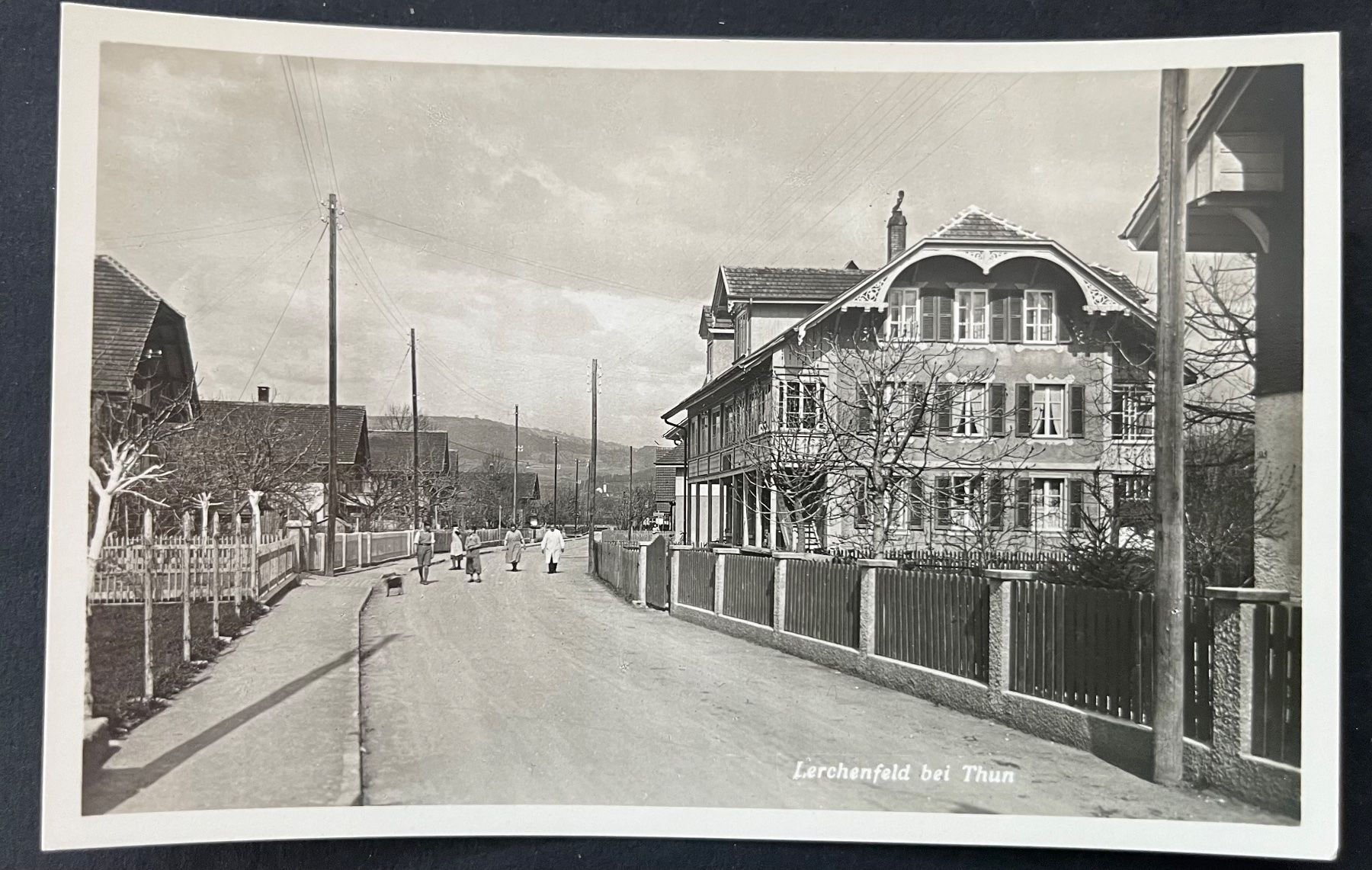 Cartoline postali: Lerchenfeld bei Thun. Nostalgische Giebelhäuser ca. 1930 – Usato da Wabern venduto da DaxKarten-75