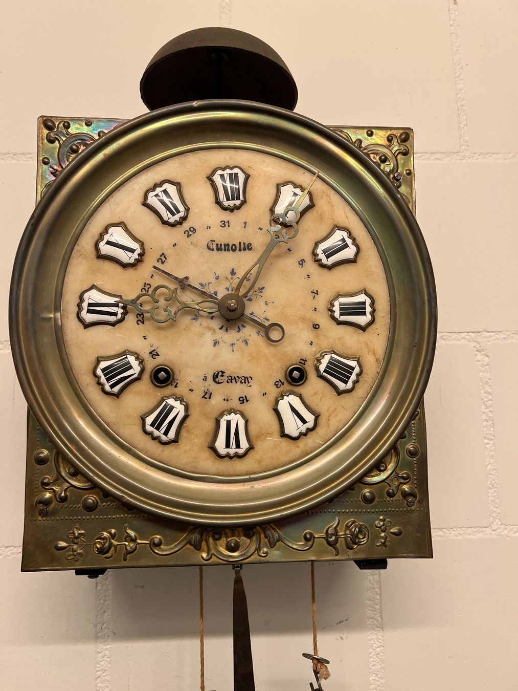 Orologi da terra & Orologi da parete: Seltene Comtoise mit Datum und Kartuschen in – Usato da Igis venduto da Haupt48 1
