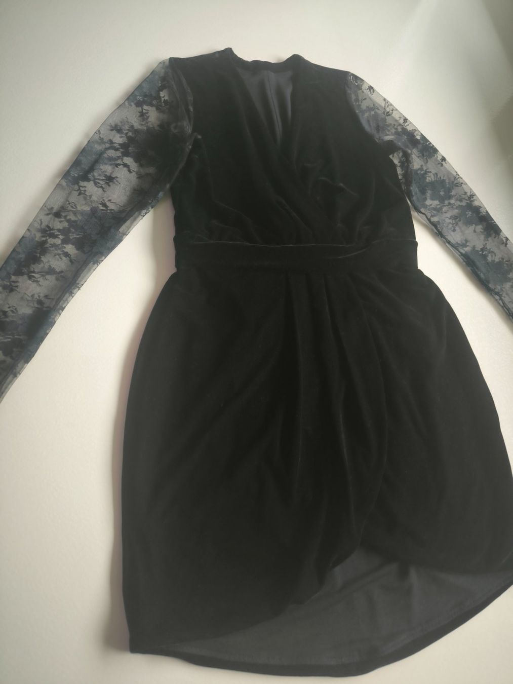 Robes: Wunderschönes schwarzes Samtkleid EU 40 – D'occasion à Wallisellen par C_DM 1