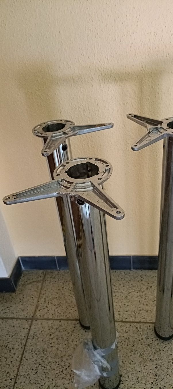 Altri mobili: Tischbeine Chrom 70cm. Mit Schrauben. – Usato da Windisch venduto da luc_j597