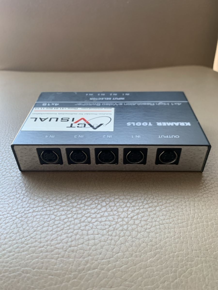Hubs & Switches: Kramer Tools 4x1 high resolution s-video switcher – D'occasion à Opfikon par Safside 2