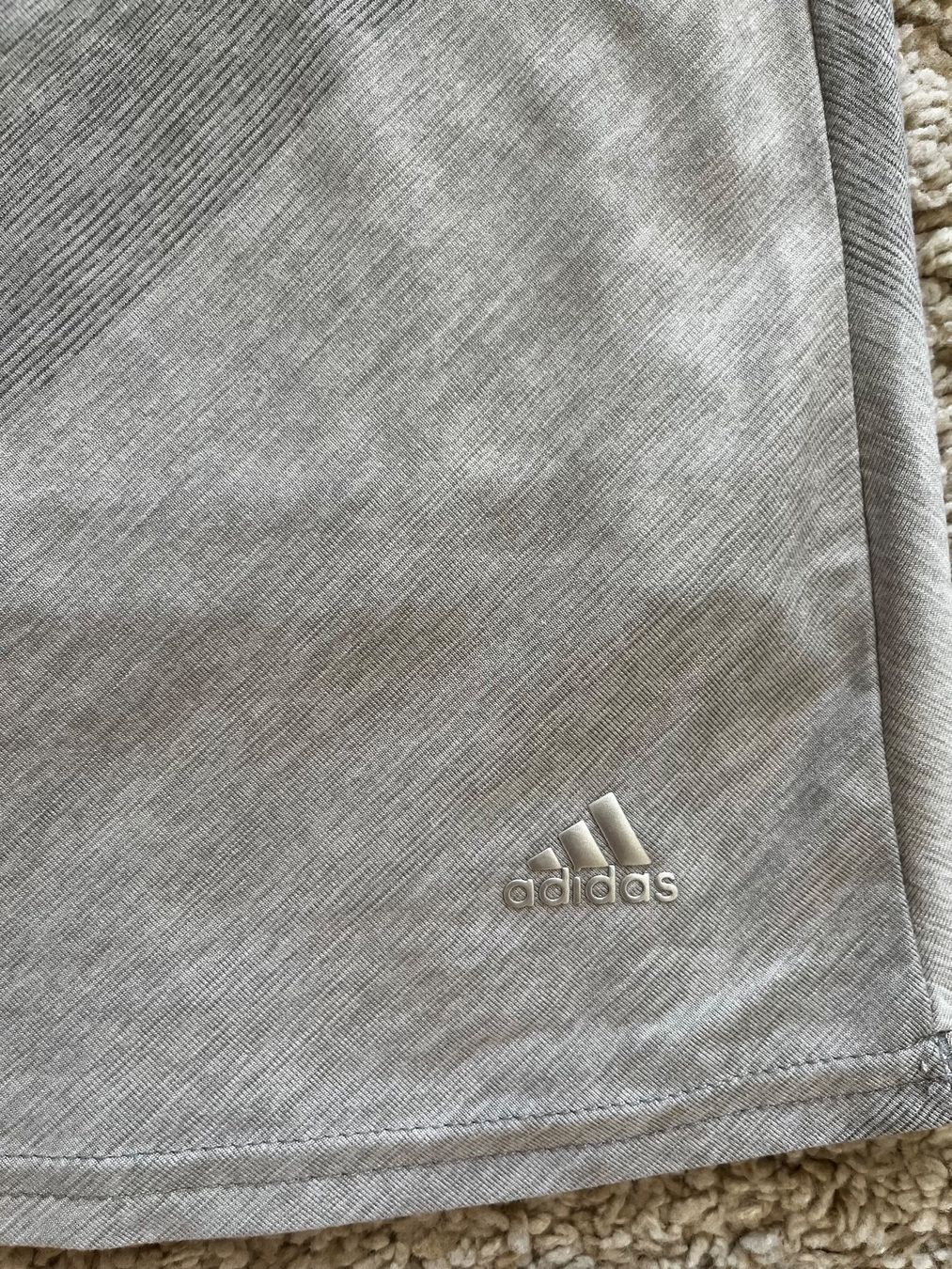 Adidas Gonne: Adidas Golf Skort hellgrau Gr. M – Usato da Olten venduto da hahnice99 5