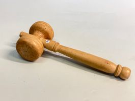 Schöner Auktionshammer, Gantrufer Versteigerung Holzhammer