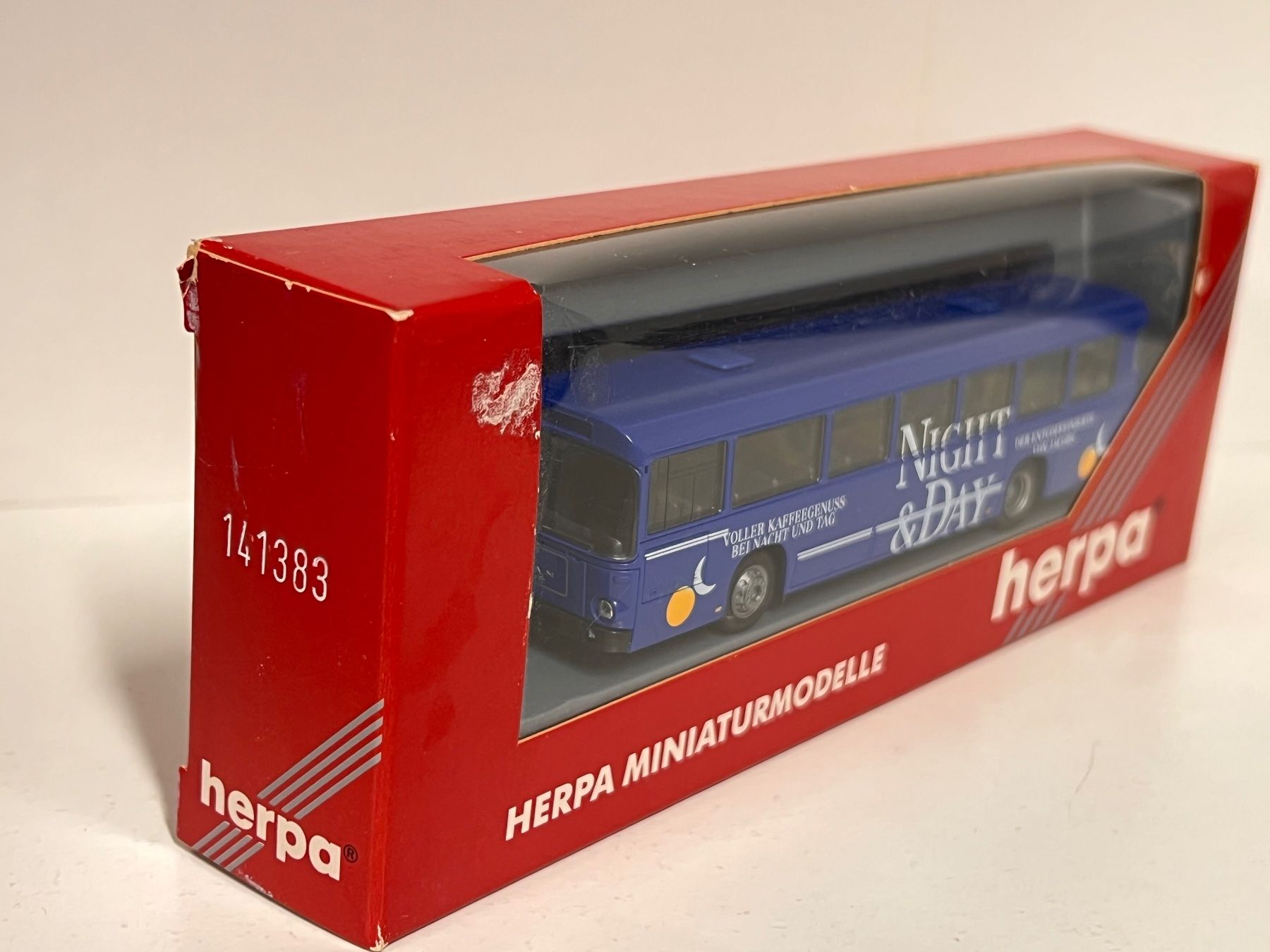Herpa Modellini di ferrovie: Herpa 141383 Night & Day Jacobs – Nuovo e nell'imballaggio originale da Geroldswil venduto da TopTrain54 2