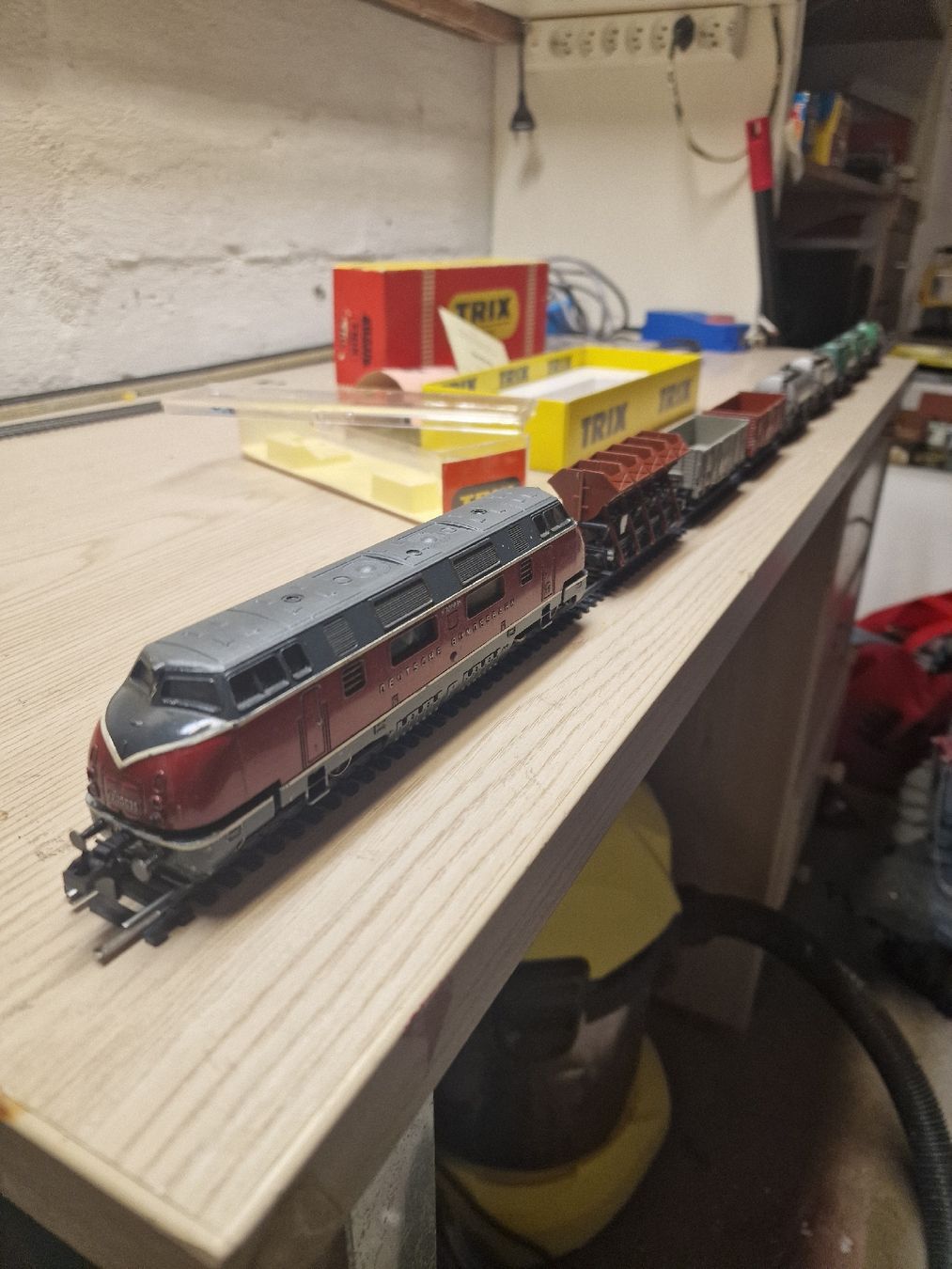 Trix Modellini di ferrovie: trix express HO mit trix Waggons  – Usato da Herzogenbuchsee venduto da ioa_zcm6 7