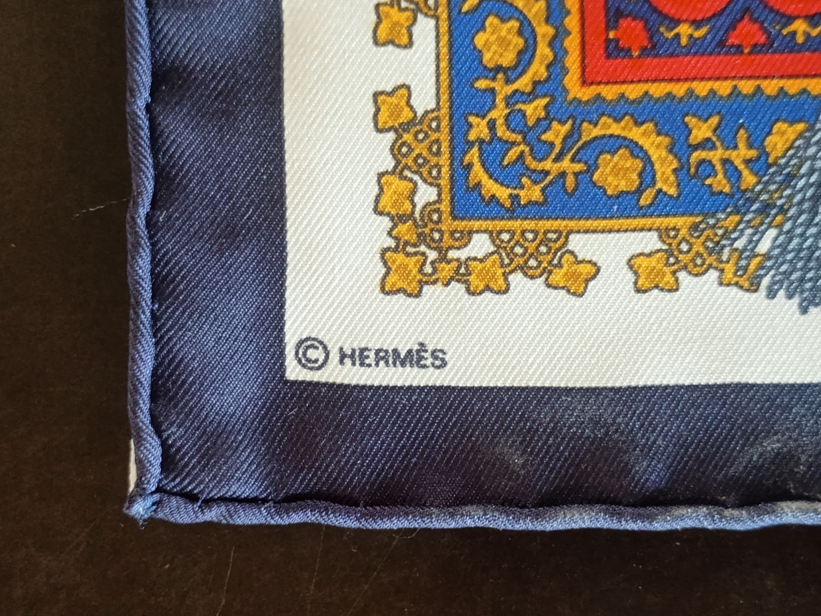 Hermès Autres vêtements & accessoires: Hermès Seidentuch  – D'occasion à Kirchlindach par Chantalone 3