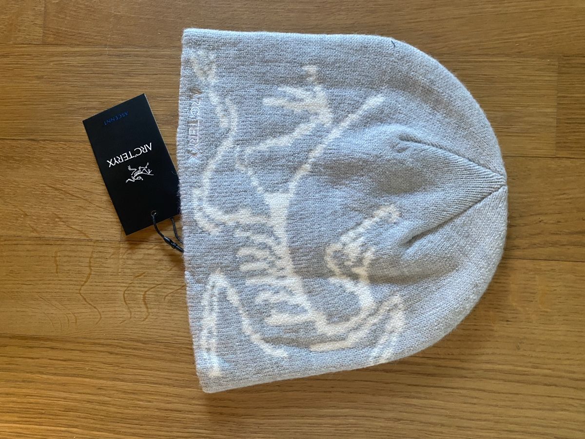Arcteryx Copricapi, berretti & cappellini: Arcteryx Mütze grau, neu mit Etiket – Nuovo e nell'imballaggio originale da Steckborn venduto da har_rq7t