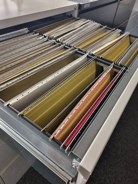 Armadi: Hängeregistraturschrank – Usato da Seengen venduto da Skecher 2