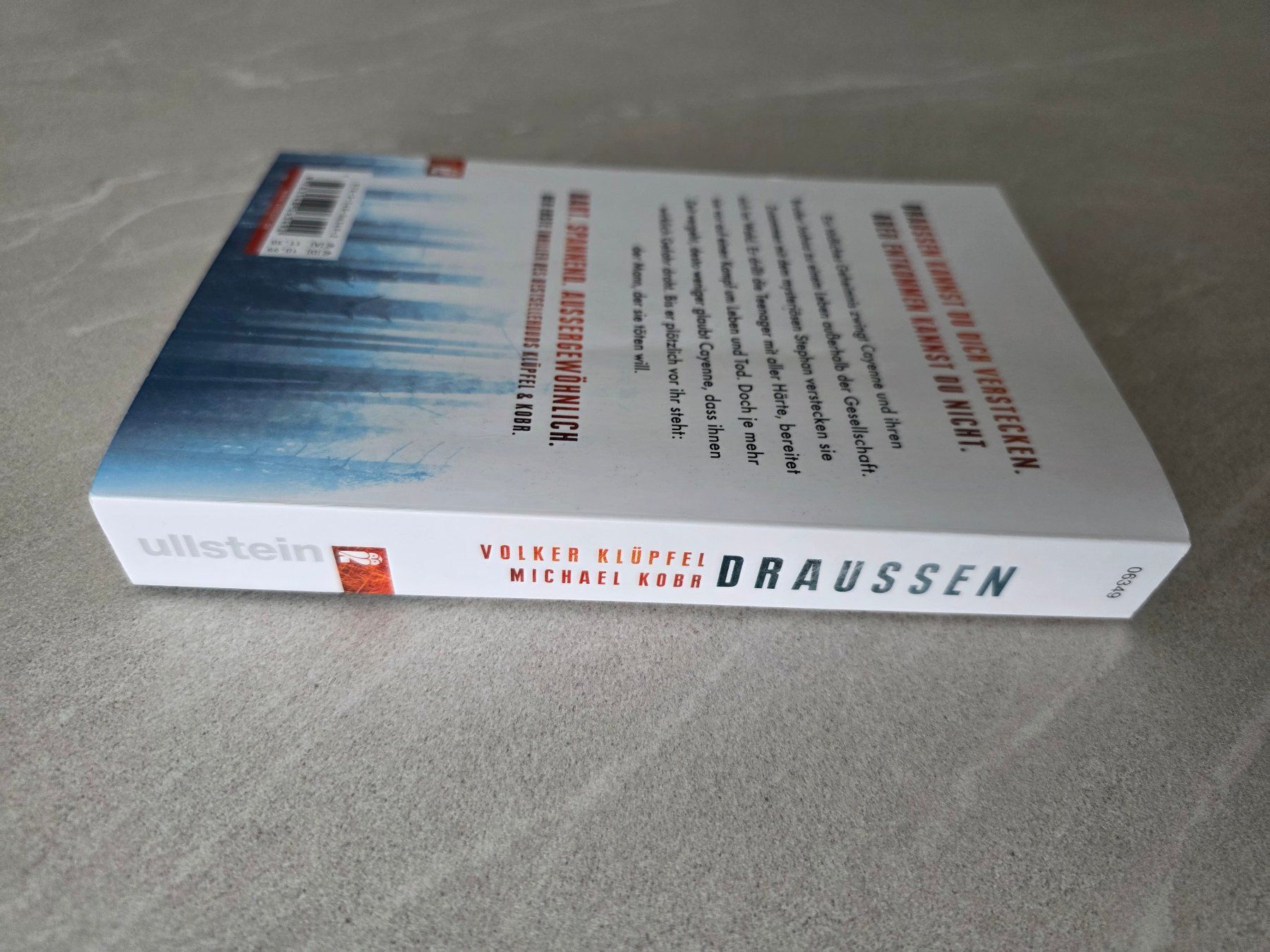 Bücher: Völker Klüpfel / Michael Kobr - Draussen – Gebraucht aus Kaiseraugst von Haubitz60 2
