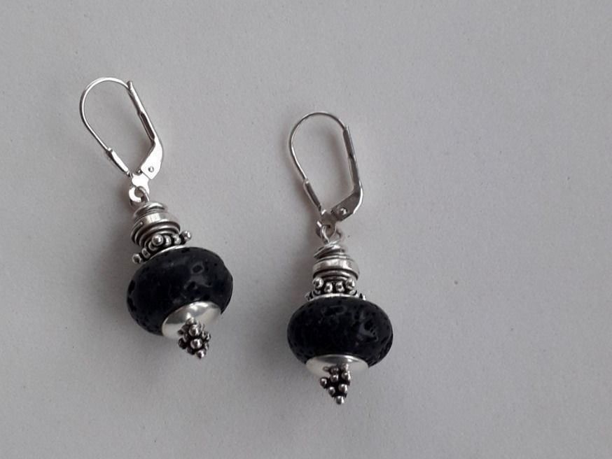 Orecchini pendenti & Orecchini a lobo: Silber Ohrhänger mit Lavastein – Nuovo e nell'imballaggio originale da Winistorf venduto da acreativ 1