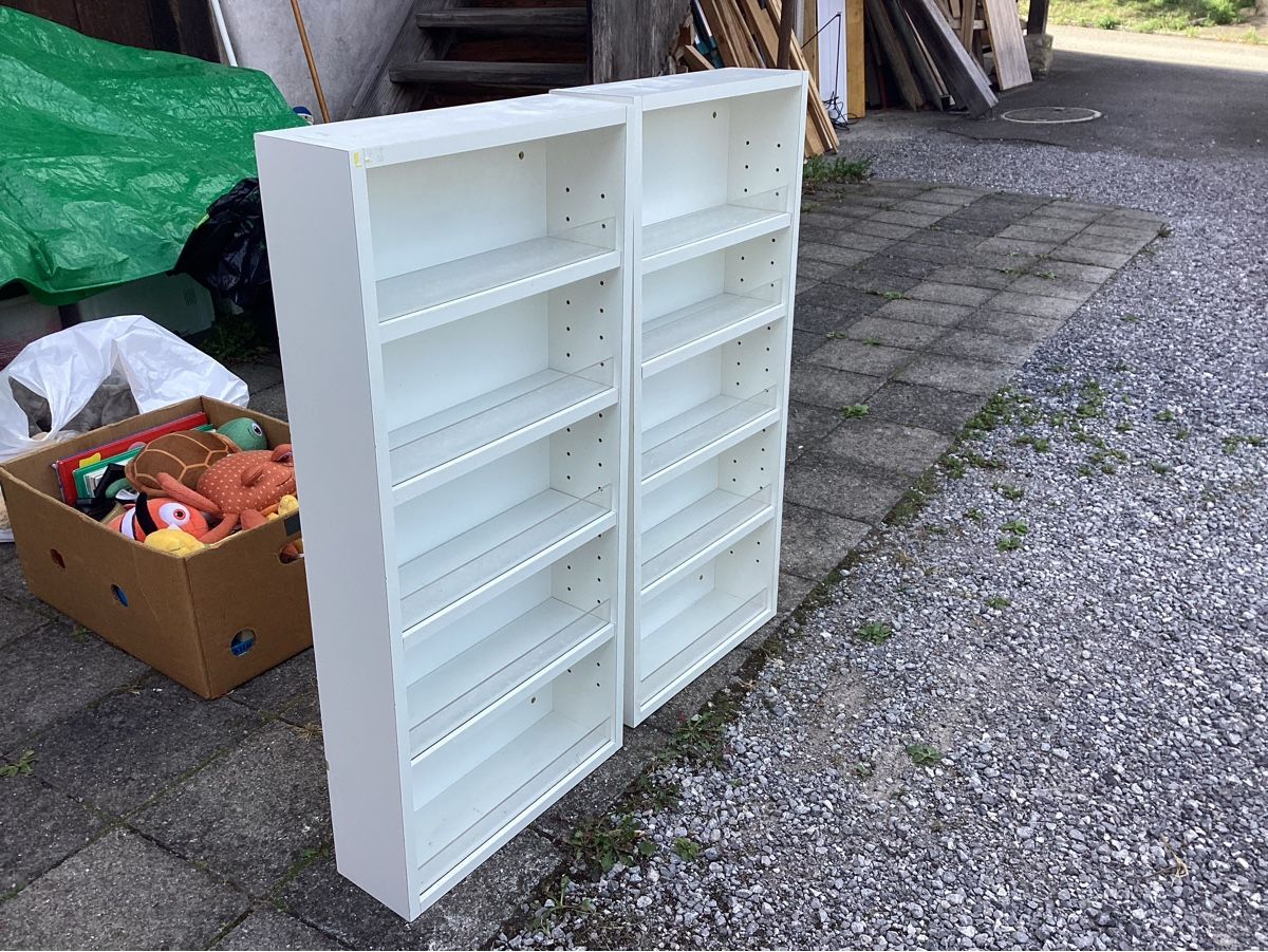 Scaffali: 2 kleine Vitrinenregale ab Fr. 1.- – Usato da Reutigen venduto da Nikitik 1