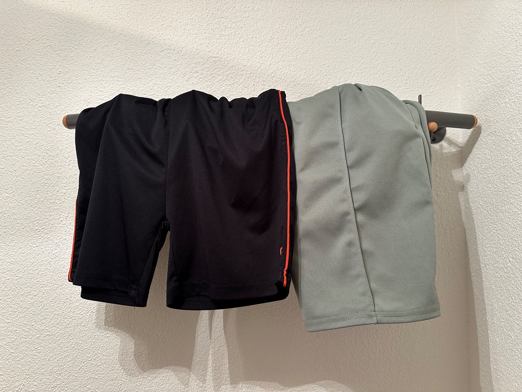 Lotti & Set di vestiti: Set 2 Shorts Gr. 152 – Usato da Weinfelden venduto da Kud