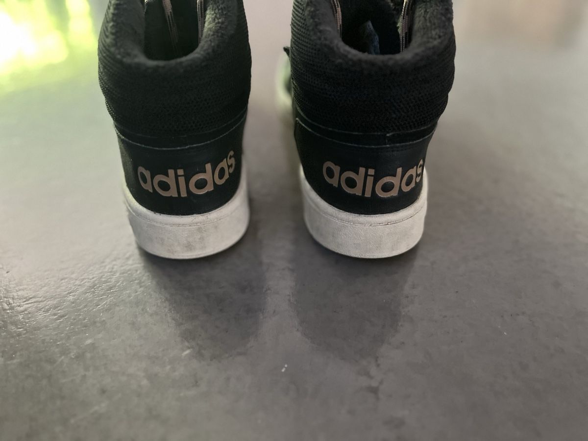 Adidas Herrenschuhe: Adidas Hoops 2.0 Mid Winter - Neuwertig – Gebraucht aus Mörschwil von Levian 2