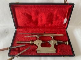 Tour à Pivoter les montres  ,  ancien outillage horloger
