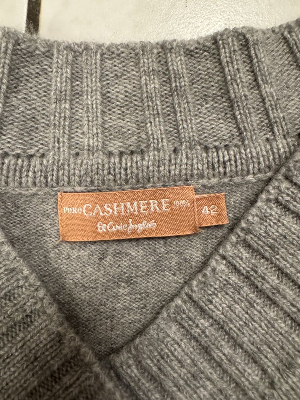 Pulls & Sweat-shirts: Kaschmir Pulli - V- Ausschnitt - hellgrau - Gr. 42 – D'occasion à Maienfeld par Fashion_2009 2
