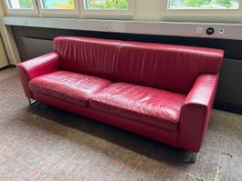 Rotes Ledersofa