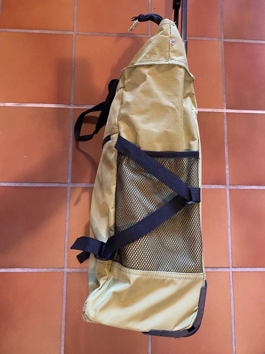 Valigie: Rollkoffer, hellgrün, gebraucht, guter Zustand – Usato da Hinwil venduto da allerlei0815 2