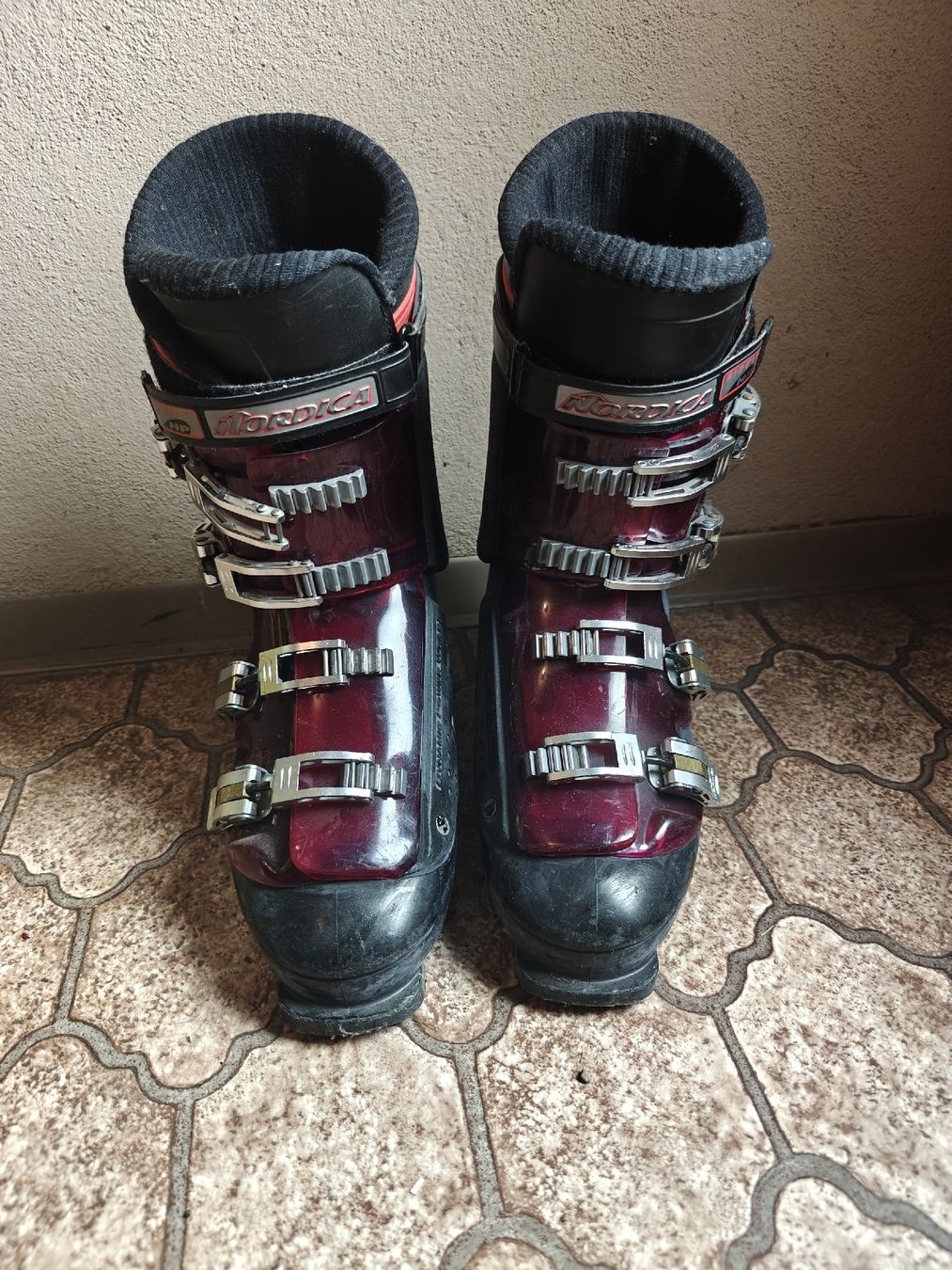 Nordica Scarpe da uomo: Skischuhe Nordica – Usato da Luzern venduto da RemsyRainbow