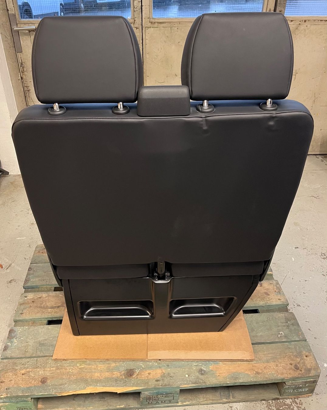VW Toutes les pièces détachées: VW T6.1 Doppelsitzbank – D'occasion à Rothenthurm par jeisi99 3