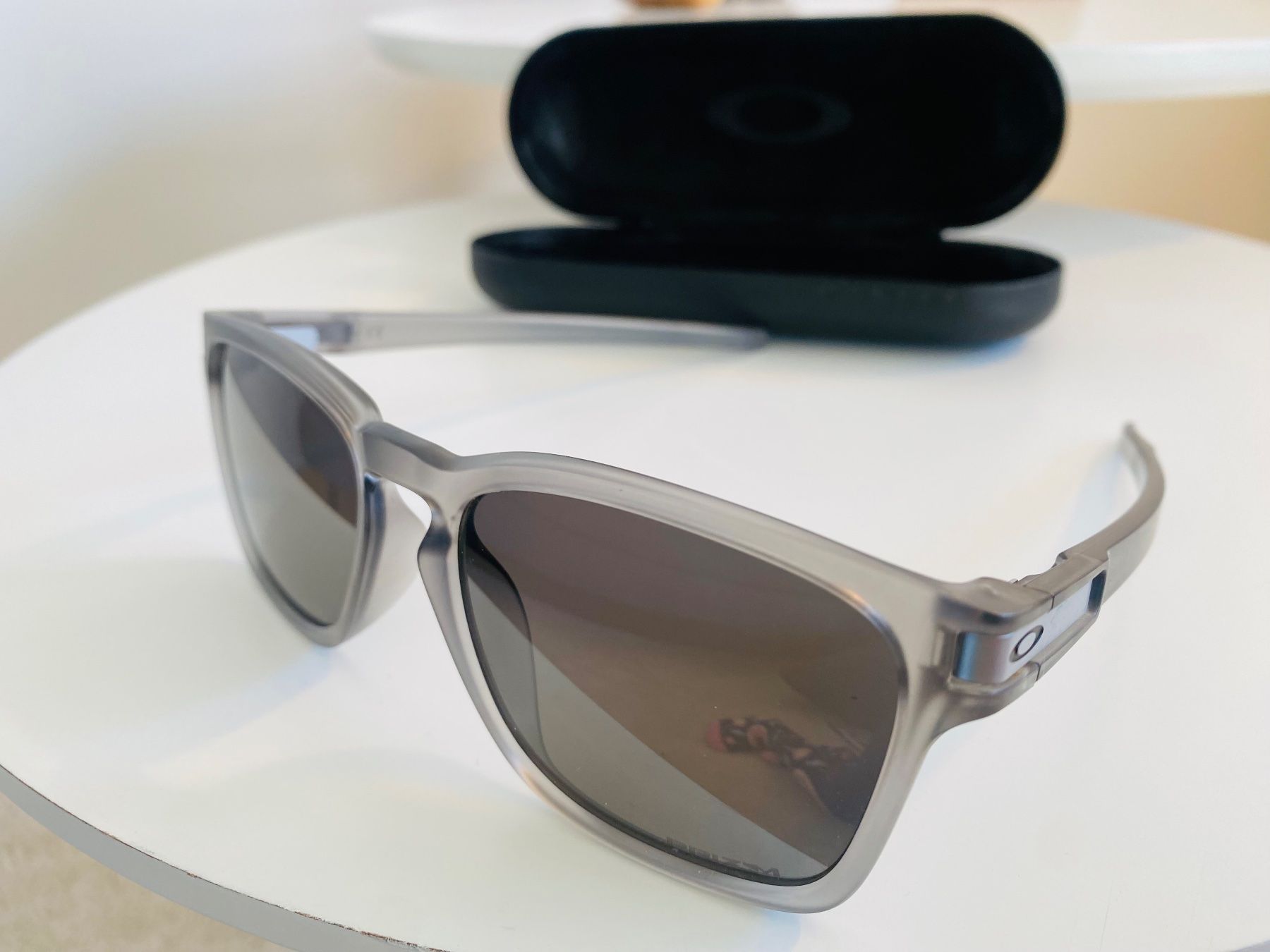 Oakley Occhiali & Lenti: Oakley OO9358 55/17 Sonnenbrille mit Case – Usato da Zürich venduto da dennisbooker2001 1