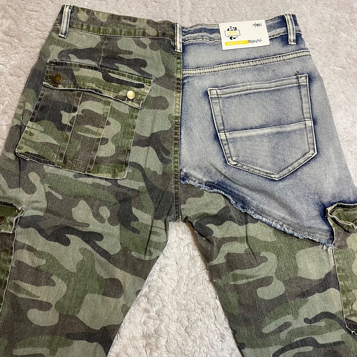 Jeans: Chao Ku Wu Patchwork Cargo Jeans Camouflage W34 L32 – Neu (gemäss Beschreibung) aus Bubikon von SwissSecondLife 5