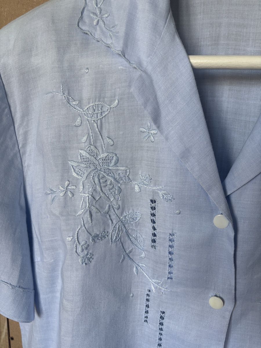 Camicette: Chemise en lin brodée main 40 – Usato da St-Saphorin-Lavaux venduto da selb94 1