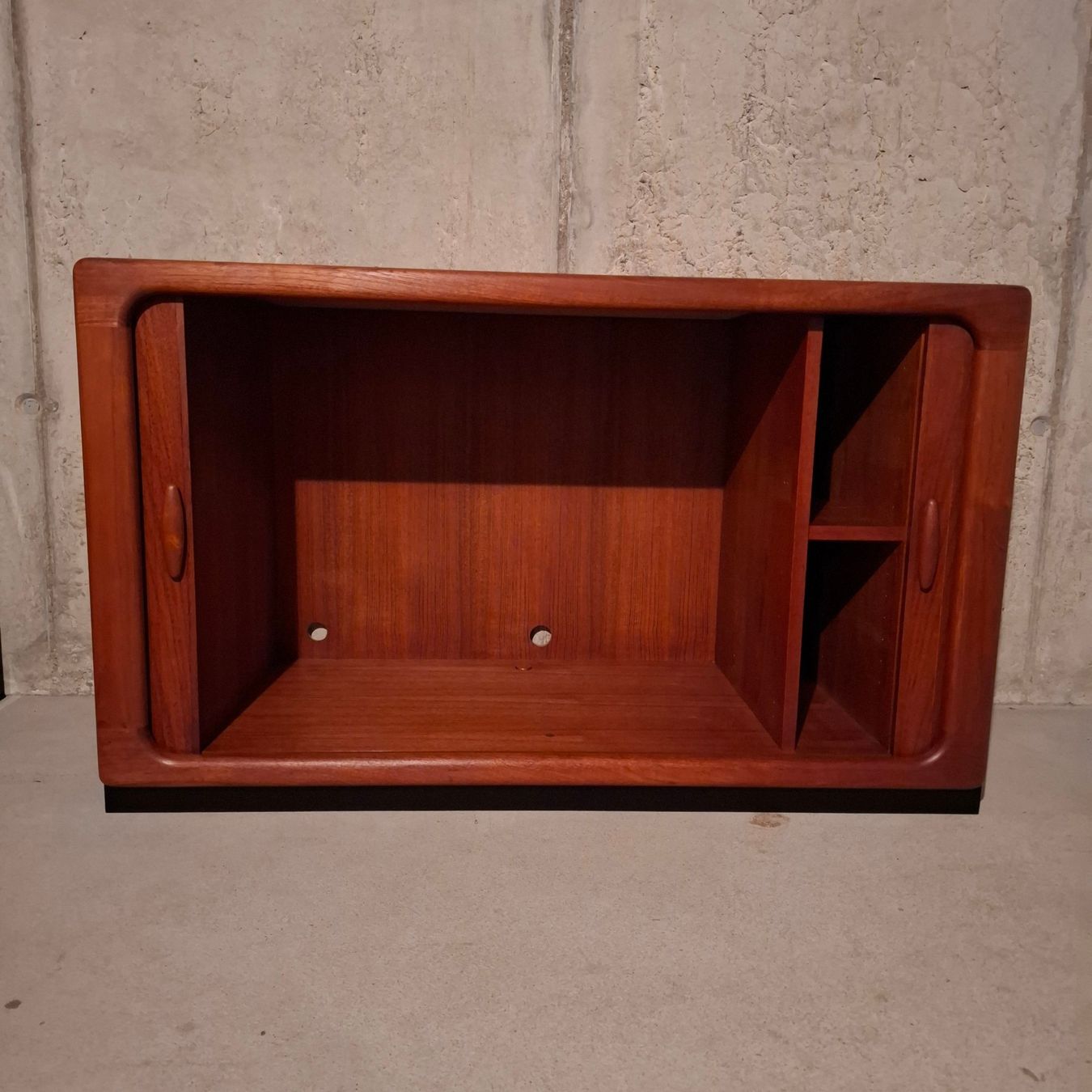 Kommoden: Sideboard Lowboard Denmark Danish 1960 Teak Dyrlund – Gebraucht aus Neuchâtel von Rochawood 4