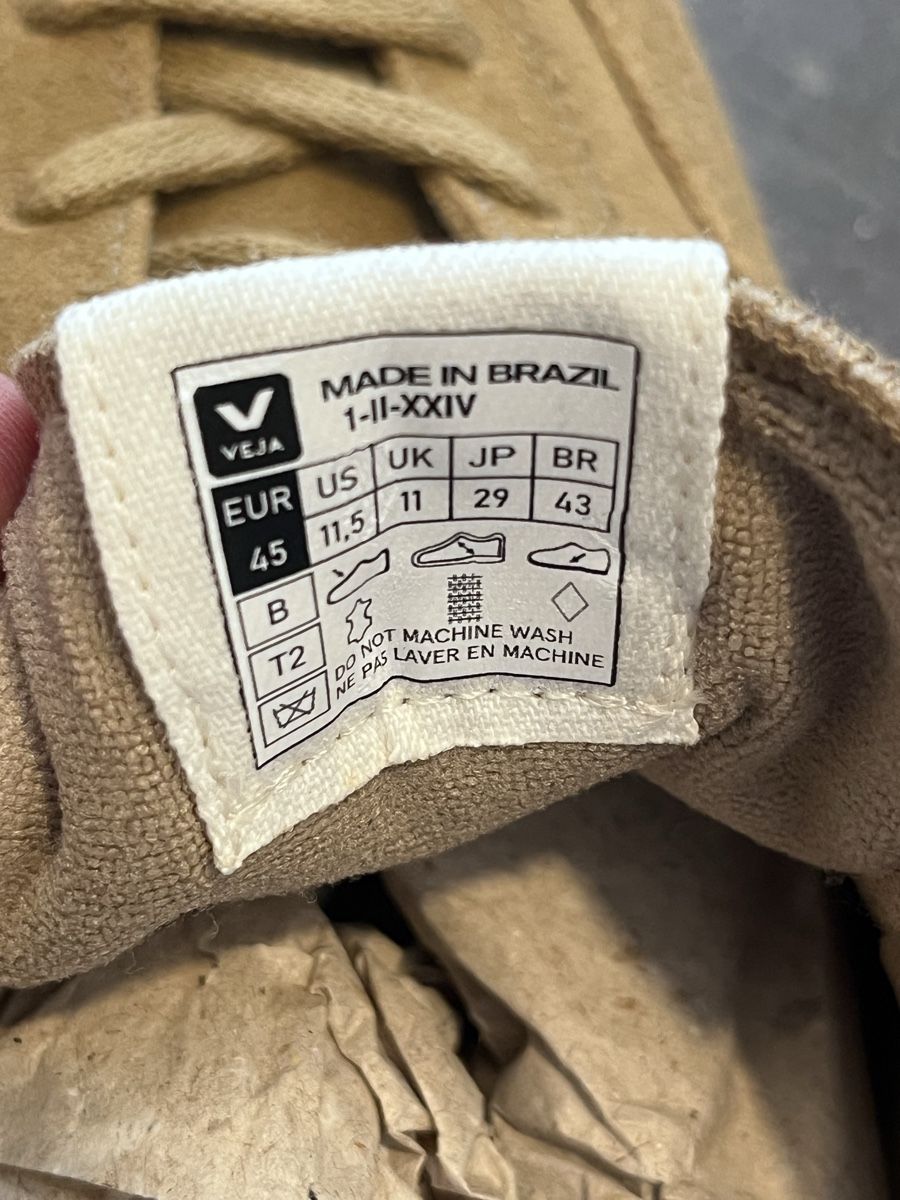Veja Scarpe da uomo: Sneakers Veja  T.45 en daim camel - neuves – Nuovo e nell'imballaggio originale da BREMBLENS venduto da Lafoudre 2