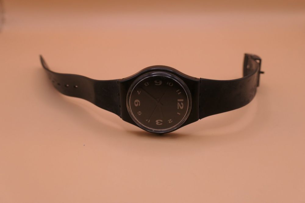 Swatch Orologi: Swatch Gent "AFTER DARK" GB144, neue Batterie – Usato da Thun venduto da CHRONOTIKA 3
