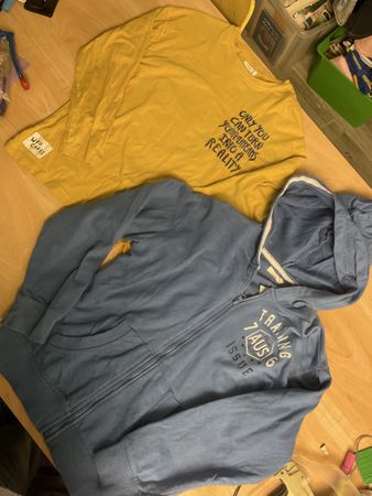 2 coole Sfera Shirt/Jäckli Gr. 9-10J/134/140