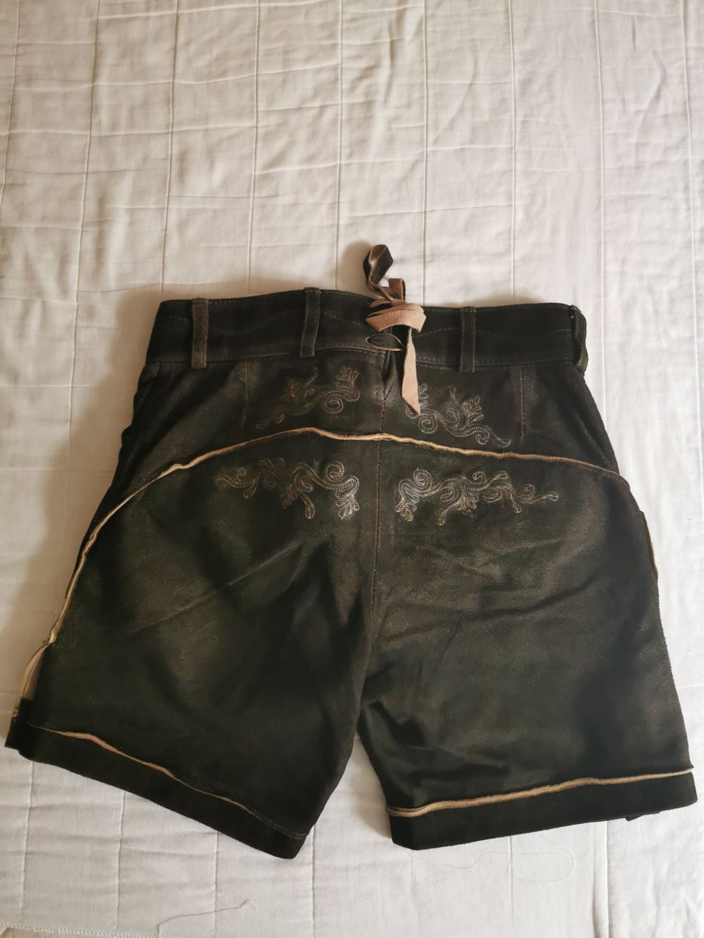 Pantaloni: Lederhosen – Usato da Davos Dorf venduto da ramona110893 1