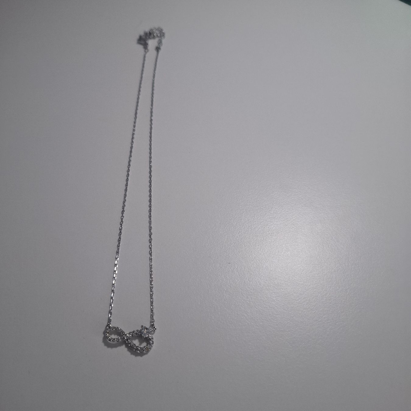 Swarovski Catenine: Swarovski Halskette Infinity mit Steinen – Usato da Siebnen venduto da kar_gxl6 1