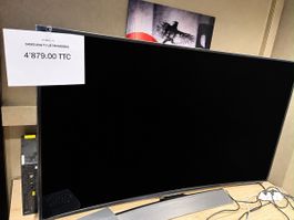 Téléviseur Samsung UE78HU8580Q écran incurvé 78 pouces