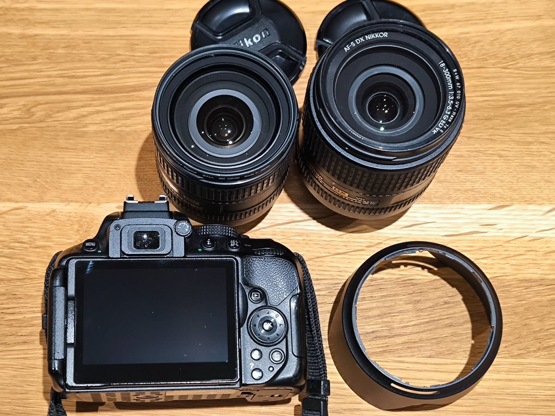 Nikon Fotocamera: Nikon D5300 Einsteiger Set mit viel Zubehör – Usato da Niederrohrdorf venduto da RainerW79 7