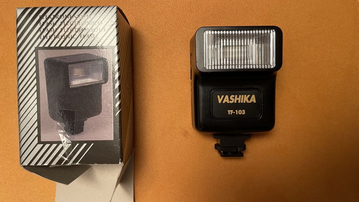 Flash: VASHIKA TF-103 Elektronenblitz, OVP – Usato da Schönenbuch venduto da Charlie62