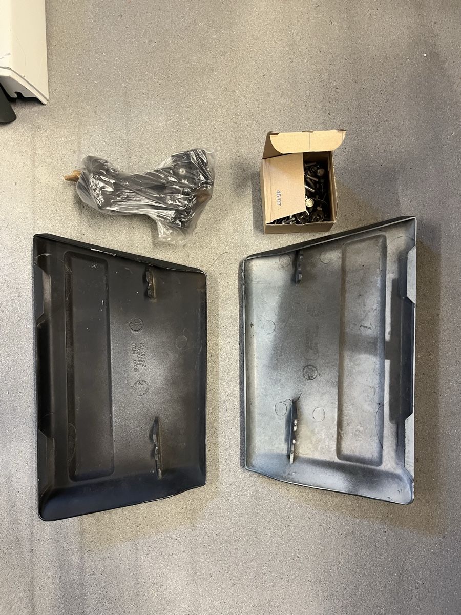 Volkswagen Toutes les pièces auto: VW Bus Rundumbeplankung – D'occasion à Lyss par kal_777h 3