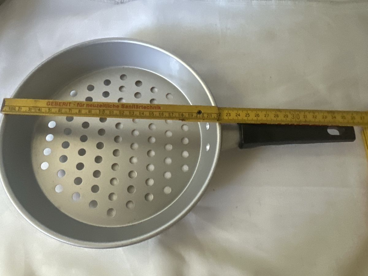 Elettrodomestici da cucina: Spätzli-Sieb Aluminium 22cm Durchmesser gebraucht – Usato da Zürich venduto da Chaeffeler 2