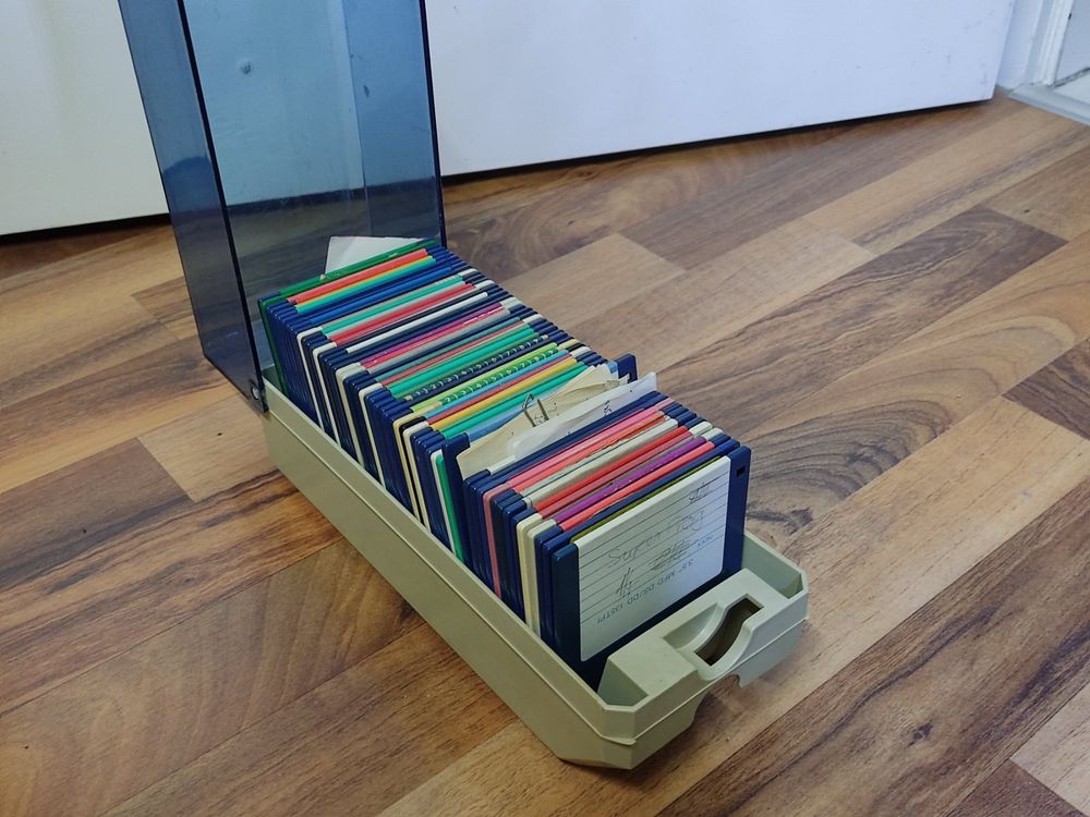 Diskbox mit 54 Stk. (bespielten) 3.5