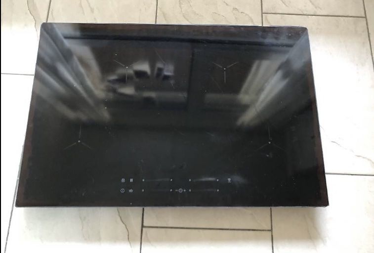 Cucine: Electrolux Induktionsplatte 77x51 cm – Usato da Grenchen venduto da YoshiSan74