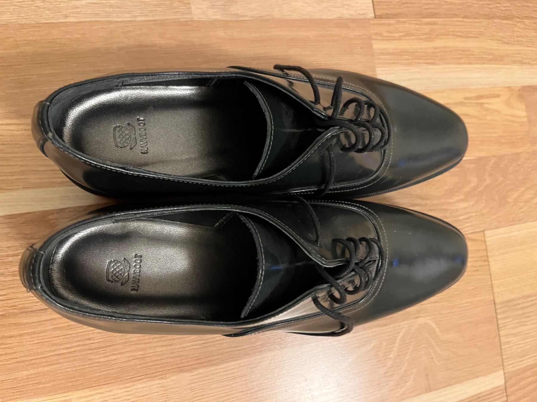 Navyboot Scarpe da donna: Frauen Schuhen – Usato da Dietikon venduto da Kompsognat02