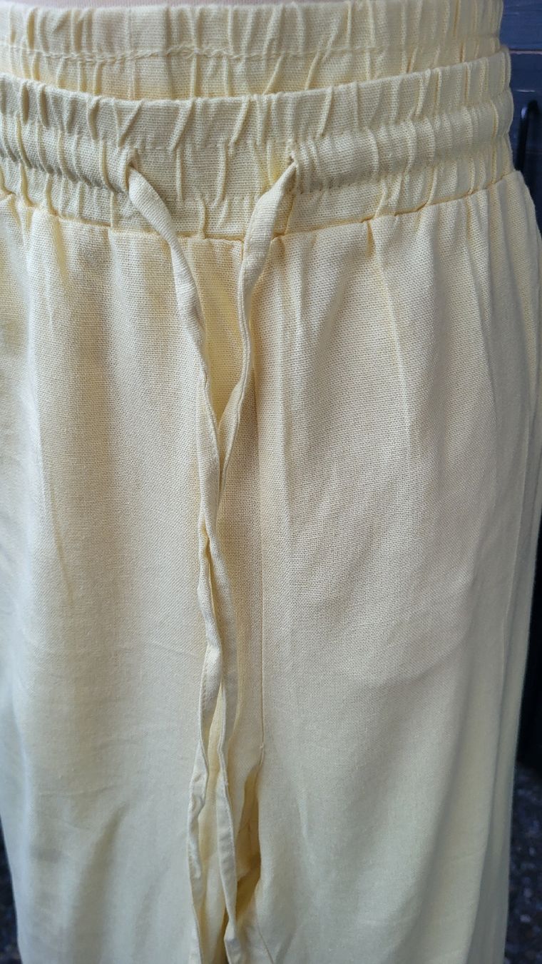 Pantalons: Pantalon palazzo jaune  – Neuf avec emballage d'origine à Fribourg par VictoriaShop7 4